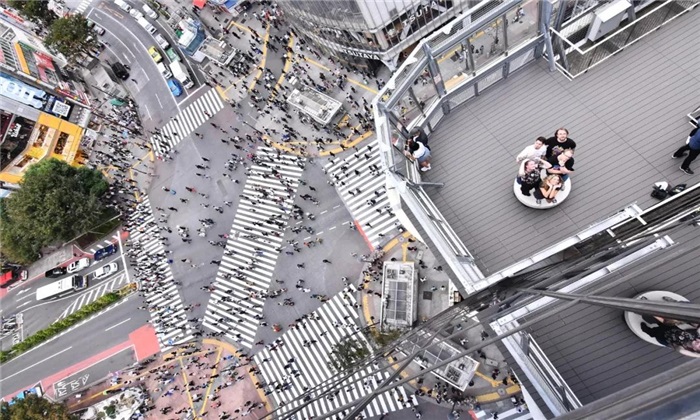 Shibuya Scramble Crossing In Tokyo The Spots To View Shibuya Travel Guide